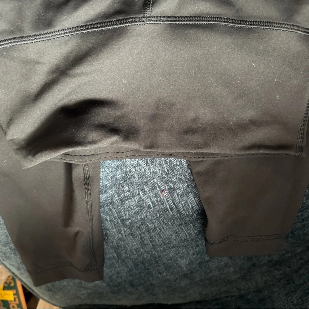 Lululemon Black Athletic Leggings with Subtle Logo - Picture 3 of 3